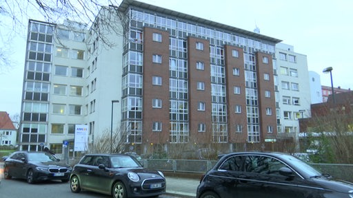 Das Ameos Klinikum Mitte Bremerhaven von außen. 