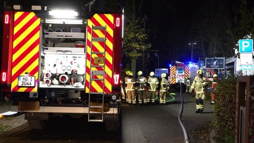 Ein Feuerwehreinsatz mit etwa 40 Feuerwehmännern beim Bremer Segelverein.