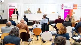 Die Mitglieder vom Bündnis Sahra Wagenknecht (BSW) beim Gründungsparteitag der Partei in Bremen. 