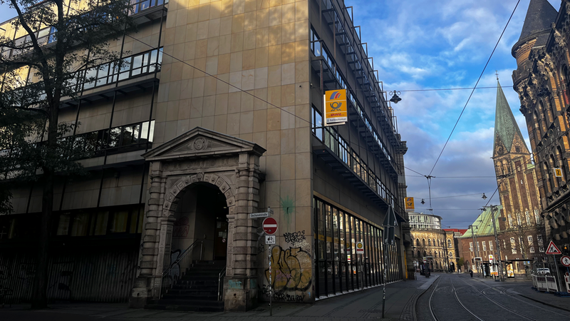 Das Gebäude der Post an der Bremer Domsheide