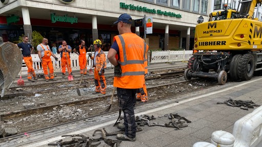 Bauaurbeiten an den Straßenbahn-Gleisen am Theater am Goetheplatz