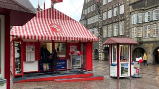 Bürgerparktombola-Losbude auf dem Liebfrauenkirchhof