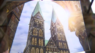 Der Bremer Dom auf einem Souvenir.