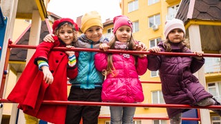 Kinder auf dem Spielplatz