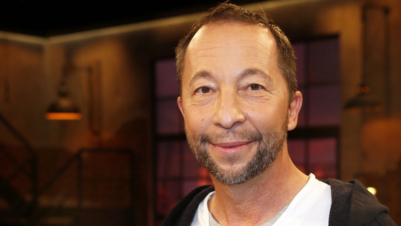 DJ Bobo bei einer Talkshow in Köln.