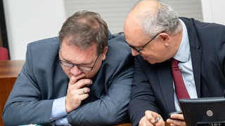 Björn Fecker, Senator für Finanzen, im Gespräch mit Andreas Bovenschulte, Bürgermeister von Bremen,