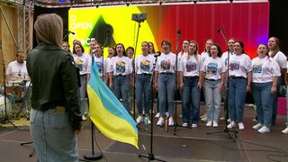 Der ukrainische Frauenchor Gloria UA beim Auftritt auf der Open Space-Bühne auf dem Domshof.