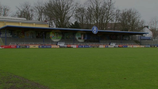 Das marode und gespette Stadion des Bremer SV.