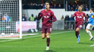 André Silva bejubelt ein Tor.