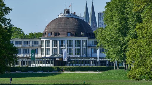 Das Parkhotel in Bremen von außen. 