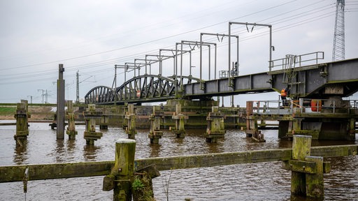 Bauarbeiten an der Huntebrücke bei Elsfleth