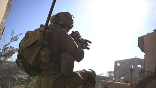 Ein gewaffneter IDF Soldat in Gaza.