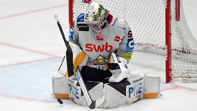 Maximilian Franzreb im Tor der Fischtown Pinguins.