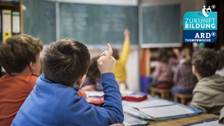 Schulkinder im Klassenzimmer.