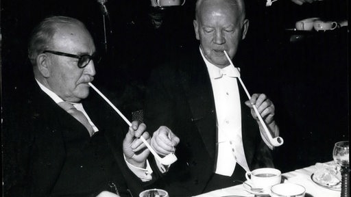 Wilhelm Kaisen und Heinrich Lübke bei der Schaffermahlzeit 1960.