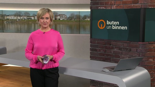 Moderatorin Kirstsen Rademacher im buten und binnen Studio. 