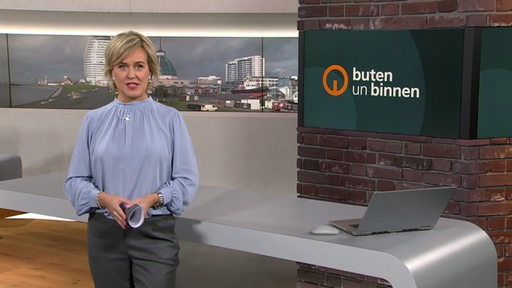 Moderatorin Kirsten Rademacher im buten un binnen Studio. 