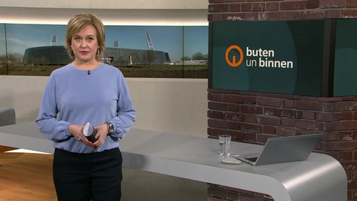 Kirsten Rademacher im Studio von buten un binnen.