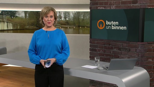 Kirsten Rademacher im Studio von buten un binnen.