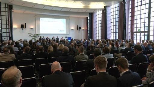 Besetzter Saal bei der Logistik Messe 