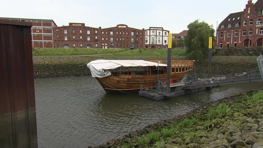 Die Bremer Kogge Roland von Bremen im Holzhafen. 