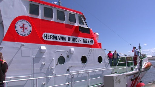 Die Hermann Rudolf Meyer, ein Schiff der Deutschen Gesellschaft zur Rettung Schiffbrüchiger, in Bremerhaven.