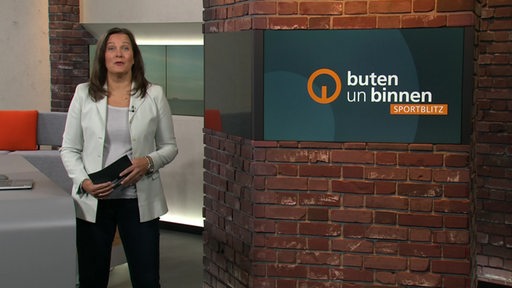 Die Moderatorin Pascale Ciesla im Studio von buten un binnen.