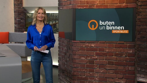 Die Moderatorin Janna im Sportblitz Studio