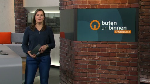 Moderatorin Pascale Ciesla im Sportblitz Studio von buten un binnen.