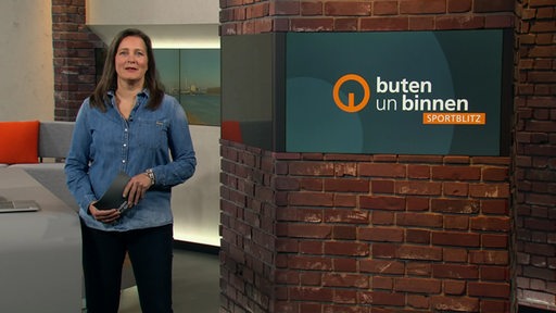 Moderatorin Pascale Ciesla im Sportblitz Studio von buten un binnen.