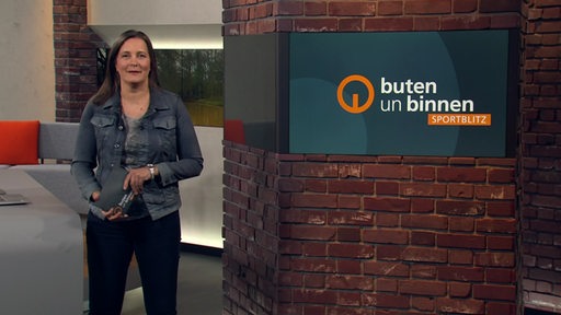 Moderatorin Pascale Ciesla im Sportblitz Studio von buten un binnen.