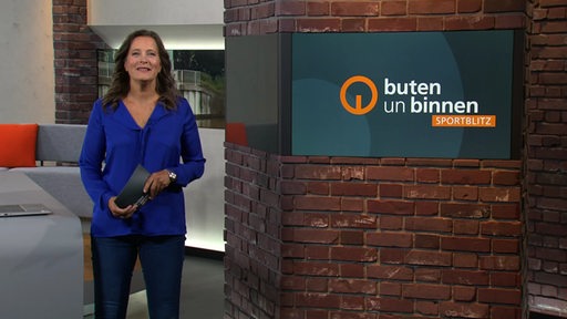 Sportblitz Moderatorin Pascale Ciesla im buten un binnen Studio. 