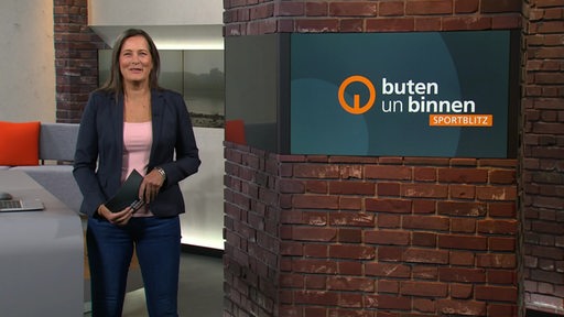 Die Moderatorin Pascale Ciesla im Studio von buten un binnen.