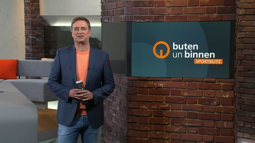 Sportblitz Moderator Stephan Schiffner im Studio von buten un binnen