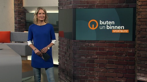 Die Sportblitzmoderatorin Janna Betten im Studio von buten un binnen