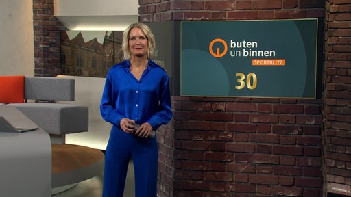 Sportblitz Moderatorin Janna Betten im Studio von buten un binnen