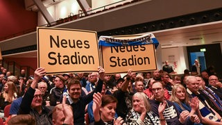 In der Ratssitzung in der Weser-Ems-Halle wurde über den Neubau des Stadions in Oldenburg beraten.