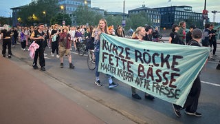 Die Take-Back-the-night-Demo läuft durch Bremen.