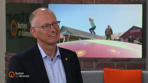 Der Bürgermeister der Gemeinde Loxstedt Detlef Wellbrock im Talk mit Kirsten Rademacher