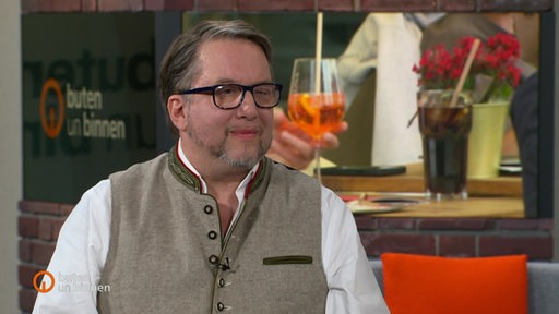 Thorsten Lieder, Geschäftsführer der Bremer Gastro-Gemeinschaft, ist zu Gast im buten un binnen Studio