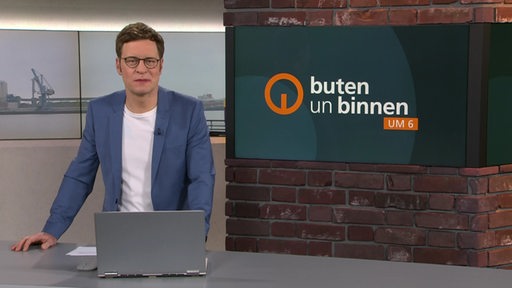 Moderator Felix Krömer im buten un binnen Studio.