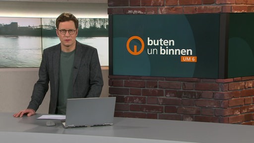 Moderator Felix Krömer im buten un binnen Studio. 