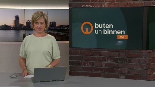 Moderatorin Kirsten Rademacher im buten-un-binnen-Studio. 