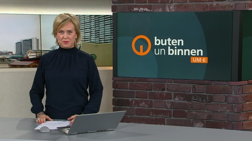 Zu sehen ist die Moderatorin Kirsten Rademacher im Studio von buten un binnen.