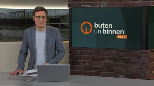 Moderator Felix Krömer im buten un binnen Studio. 