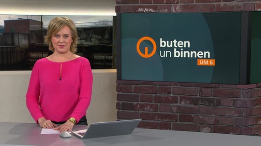 Die Moderatorin Kirsten Rademacher im Studio von buten un binnen