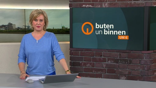 Die Moderatorin Kisten Rademacher im Studio von buten un binnen.