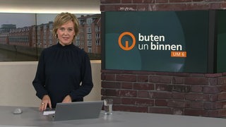 Moderatorin Kirsten Rademacher im Studio von buten un binnen