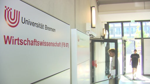 Der Eingang des Gebäudes mit Schwerpunkt Wirtschaftswissenschaft in der Universität Bremen. 