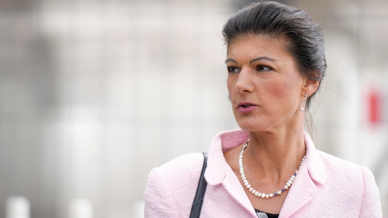 Sahra Wagenknecht auf ihrem Weg zum Deutschen Bundestag